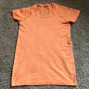 Lululemon swiftly tech short sleeve (size 6)
